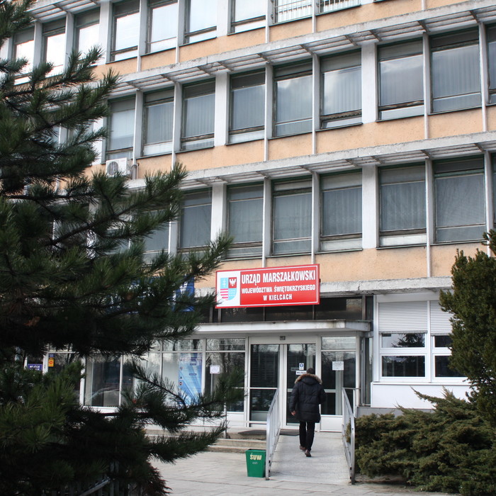 Urząd Marszałkowski w majowy weekend