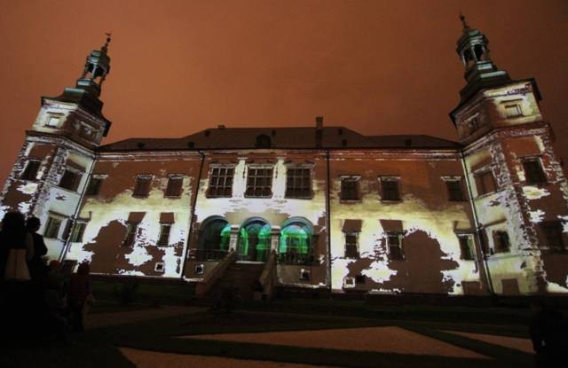 Niezwykły pokaz świateł na Pałacu Biskupów Krakowskich w Kielcach