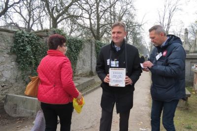 Kwestowali na ratowanie zabytkowych nagrobków