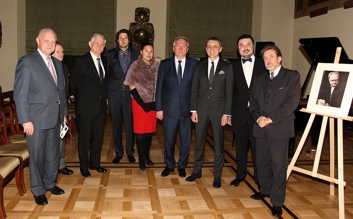 Wnukowie Igora Bełzy wspominali dziadka w Muzeum Narodowym w Kielcach