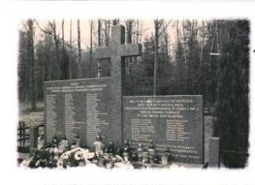 Pomnik pomordowanych w lesie smykowskim