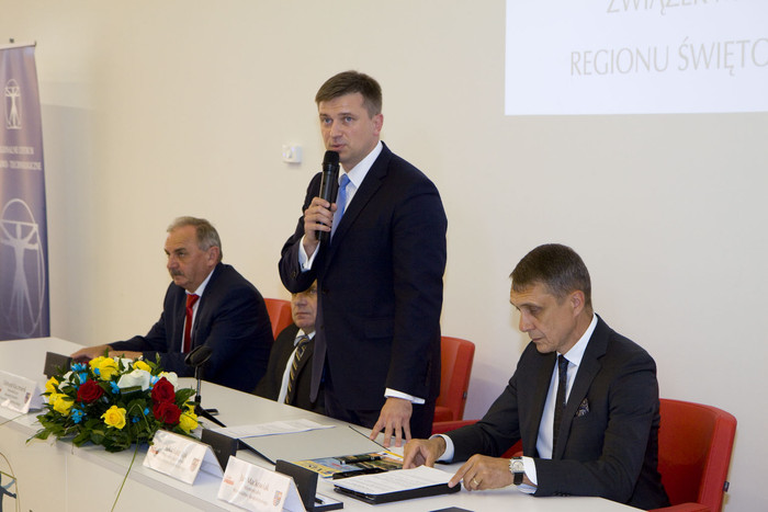 Zasłużeni dla regionu, gospodarki i obronności – odznaczeni podczas uroczystej sesji Sejmiku