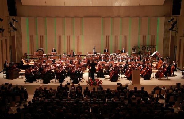 W Filharmonii: koncert symfoniczny i retransmisja „Trubadura”