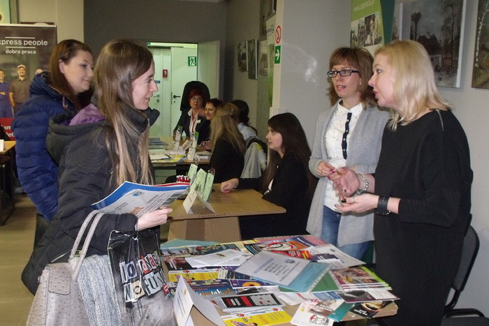 Z pracą i edukacją do młodzieży