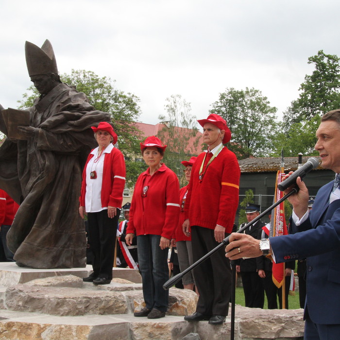 Pomnik na ćwierćwiecze wizyty Jana Pawła II w Masłowie