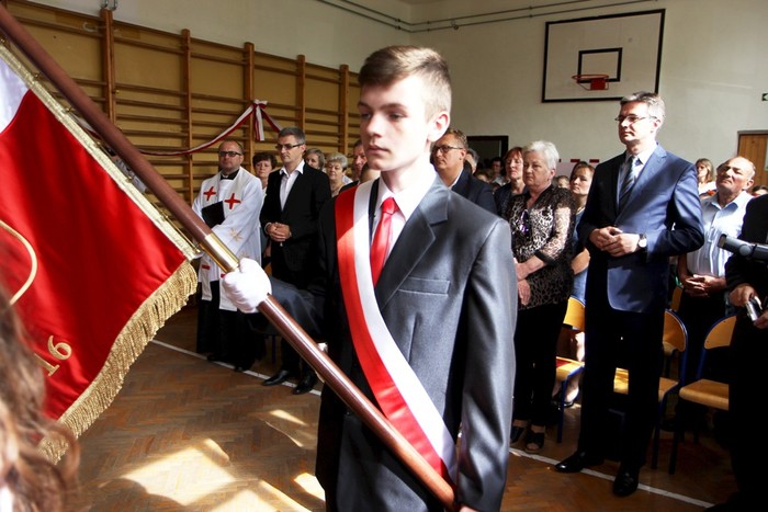 Sztandar dla Szkoły Podstawowej w Brzostkowie