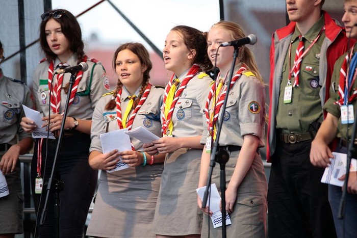 Uczestnicy festiwalu harcerskiego szykują się do gali finałowej