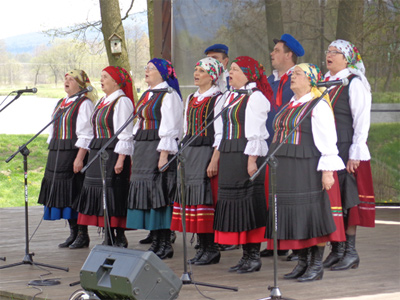 Zespół Ludowo – Folklorystyczno - Obrzędowy PIEKOSZOWIANIE