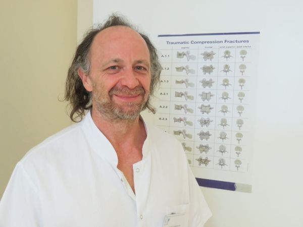 dr Jacek Gołębiowski