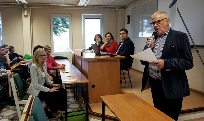 Ze studentami o praktycznej stronie ekonomii społecznej