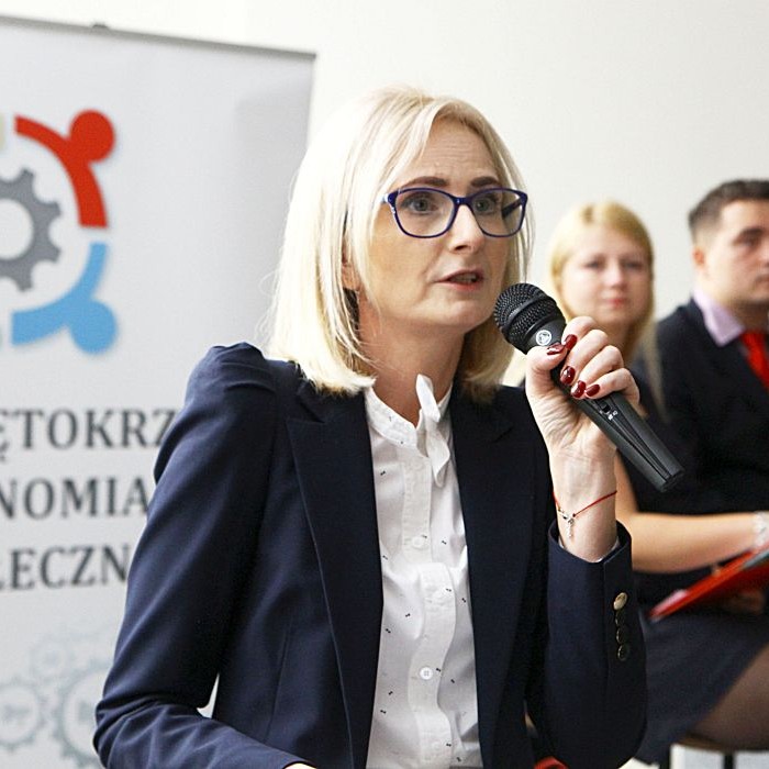 Debatowali o preferencjach dla przedsiębiorstw społecznych i zwykłych