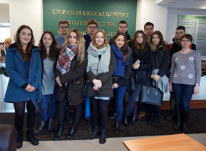 Uczniowie ze Słowackiego na lekcji o samorządzie
