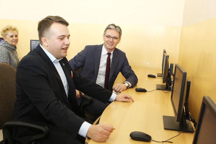 Nowoczesne pracownie komputerowe w starachowickich szkołach