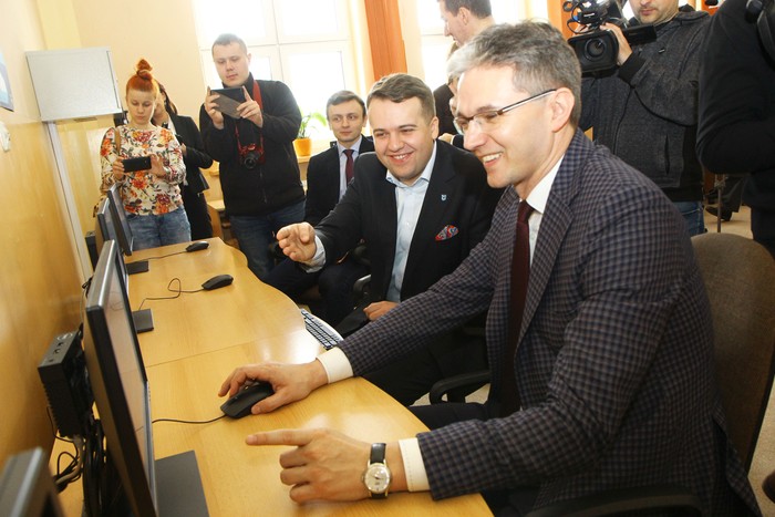 Nowoczesne pracownie komputerowe w starachowickich szkołach