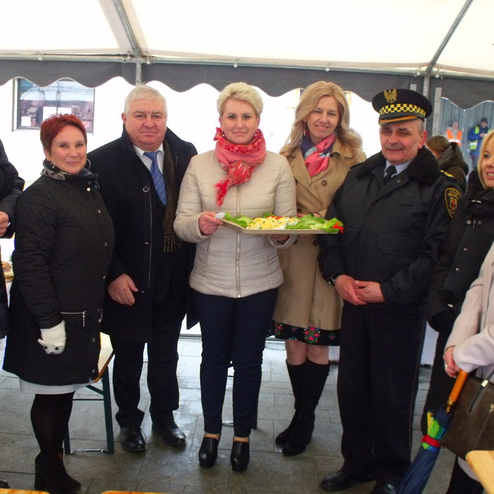 Śniadanie wielkanocne w Ożarowie ze szczytnym celem