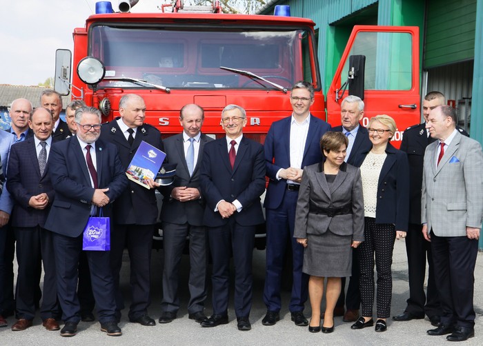 Pięć ochotniczych straży pożarnych otrzyma dofinansowanie na zakup aut