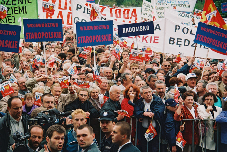 Tłumy Ludzi Podczas Spotkania Z Prezydentem Aleksandrem Kwaśniewskim
