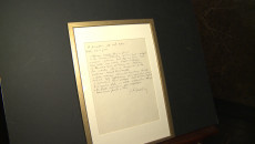Oprawiony w ramkę dokument podpisany przez Marszałka Józefa Piłsudskiego