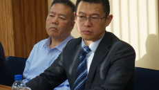 Chińscy przedsiębiorcy siedzą podczas spotkania w Urzędzie Marszałkowskim