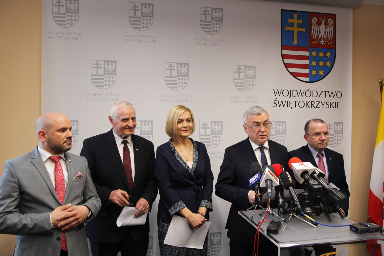 Zarząd Województwa Podczas Konferencji Prasowej 13.02
