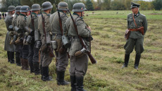 Rekonstrukcja historyczna bitwy o Osiek, którą stoczyli żołnierze polscy z najeźdźcą niemieckim 11 września 1939 r.