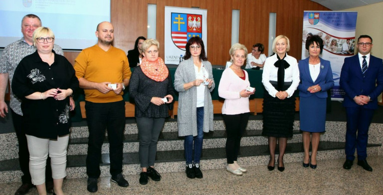 Inauguracja Świętokrzyskiej Karty Zawodowej Rodziny Zastępczej (34)