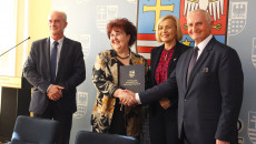 umowy na edukację, kształcenie zawodowe, wsparcie medyczne, październik 2019, Urząd Marszałkowski w Kielcach