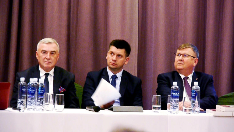 Marszałek Andrzej Betkowski w prezydium forum