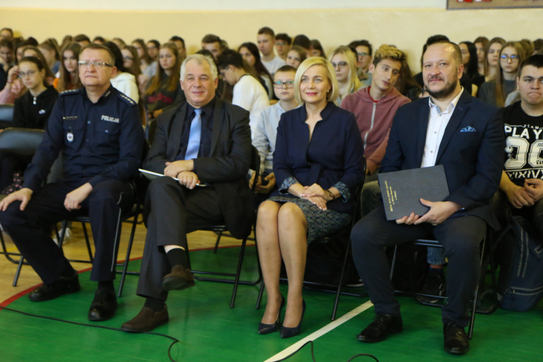 Spotkania Z Uczniami W Ramach Projektu Szybój Bezpiecznie W Internetowej Chmurze (7)