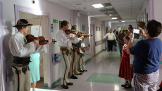 góralski zespół „Majeranki” z występem w Świętokrzyskim Centrum Onkologii
