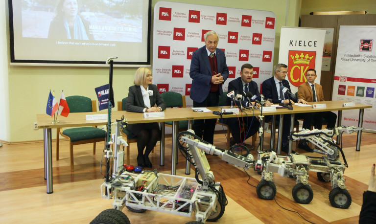 Konferencja Szóstej Edycji Międzynarodowych Zawodów Robotów Marsjańskich European Rover Challenge