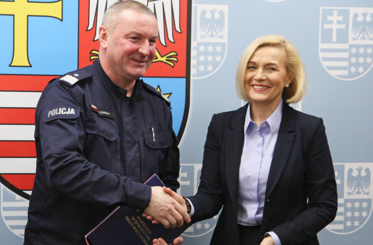 Wicemarszałek Renata Janik Oraz Komendant Wojewódzki Policji W Kielcach Nadinspektor Paweł Dzierżak