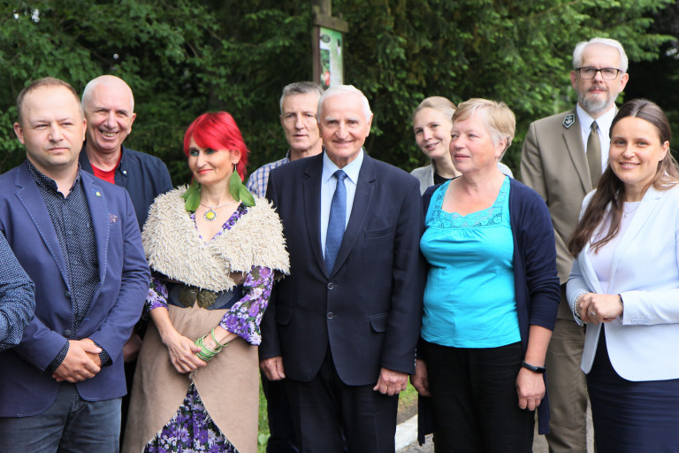 Podpisanie porozumienia 10.06.2020 w ramach akcji "Pomniki dla Natury"