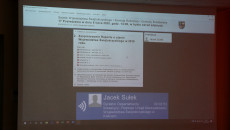 Ekran komputera z przebiegiem zdalnego posiedzenia