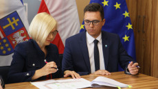 Wicemarszałek województwa Renata Janik i starosta starachowicki Piotr Babicki