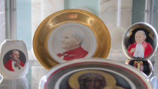 Pamiątki Związane Ze św. Jane Pawłem Ii Na Wystawie W Wdk Lipiec 2020