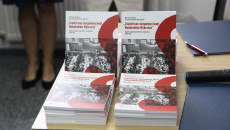 broszura „Zrodził nas sierpniowy bunt robotników Wybrzeża. Region Świętokrzyski NSZZ Solidarność 1980-1981”