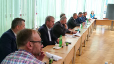 Uczestnicy spotkania samorządów w Busku-Zdroju w sprawie współpracy w ramach obszaru Świętokrzyskie Uzdrowiska, widok ogólny sali