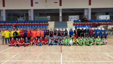 Zawody Piłki Nożnej W Zagnańsku Zdjęcie Wszystkich Uczestników
