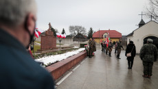 Delegacja Wojsk Obrony Terytorialnej Przed Pomnikiem Pomordowanych Mieszkańców W Michniowie