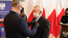 Mieczysław Bąk Odznaczany Przez Ministra Piotra Ćwika