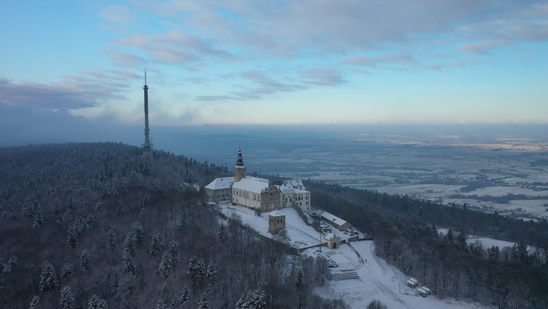 Święty Krzyż Zimą