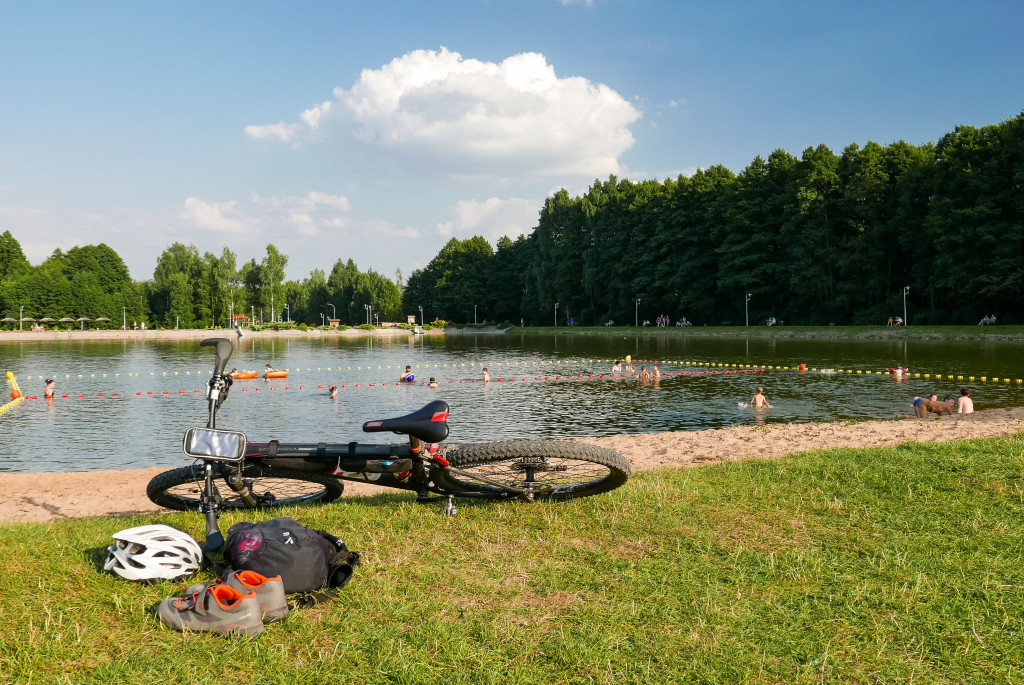 Plaża Nad Zalewem W Ośrodku Rekreacyjno Wypoczynkowym Gutwin W Ostrowcu Świętokrzyskim