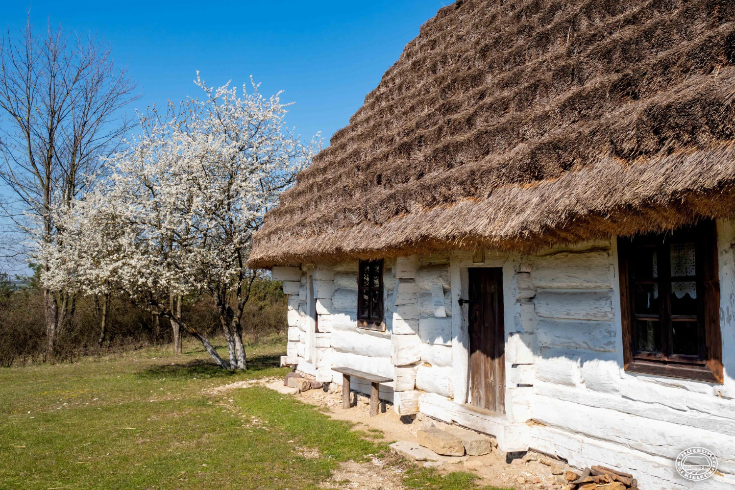 Chałupa W Skansenie Wiosną