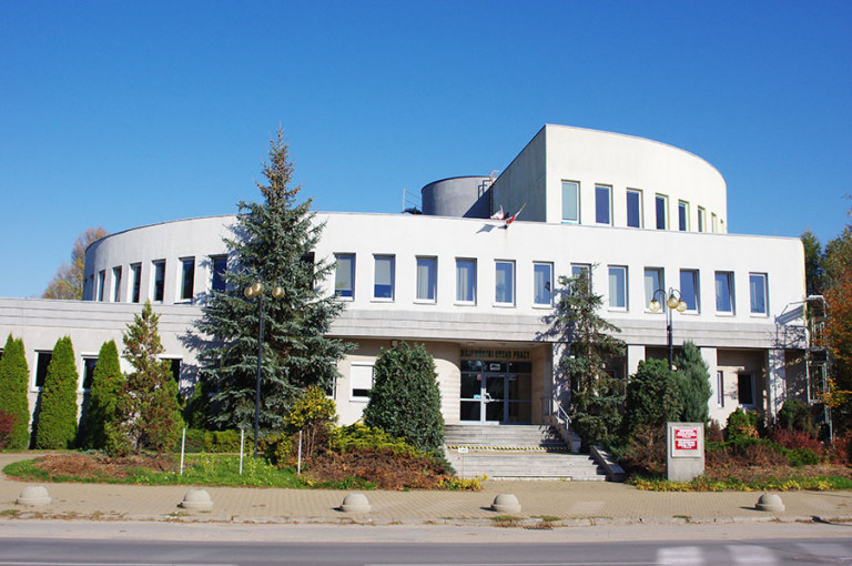 Zdjęcie budynku siedziby Wojewódzkiego Urzędu Pracy w Kielcach przy ulicy Witosa