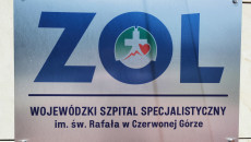 Tabliczka Z Napisem Wojewódzki Szpital Specjalistyczny W Czerwonej Górze