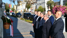 Złożenie Kwiatów Przy Tablicy J. Piłsudskiego