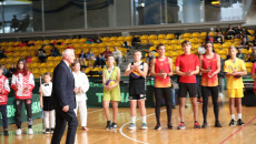 Marek Jońca Idzie Po Parkiecie Hali Legionów