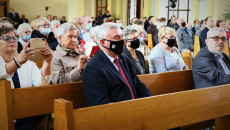 Marszałek Andrzej Bętkowski Siedzi W ławce W Kościele Pod Wezwaniem Świętego Józefa W Skarżysku Zachdnim