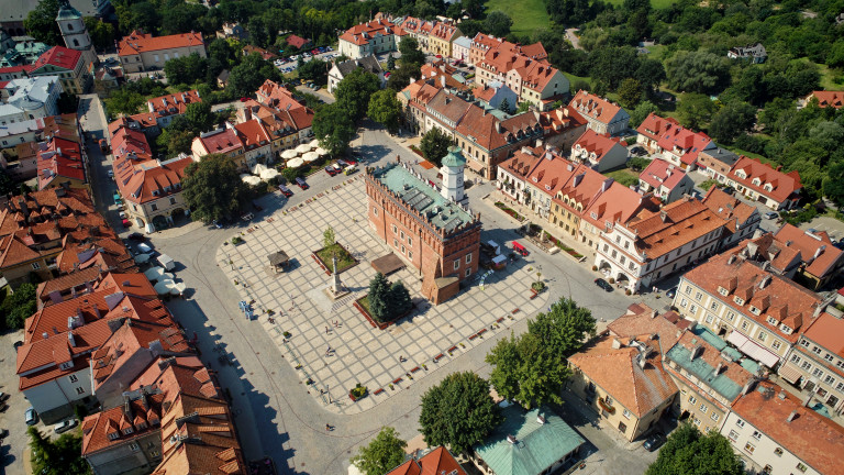 rynek starego miasta w Sandomierzu widok z lotu ptaka